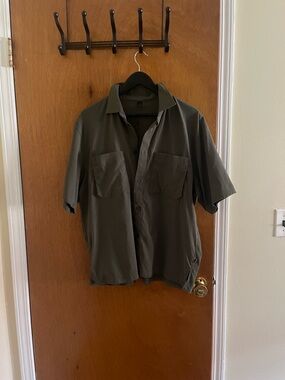 Lululemon Olive green tech short sleeve button up shirt, size medium